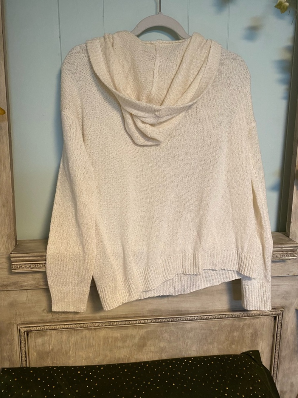 NWT Mia & Tess Cream 'Beach' Hooded Sweater XS - Picture 4 of 6